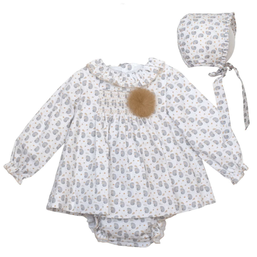 Conjunto bebé niña de vestido manga larga con cubrepañal y capota - Amapuches